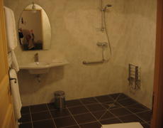 Salle de bain avec douche italienne