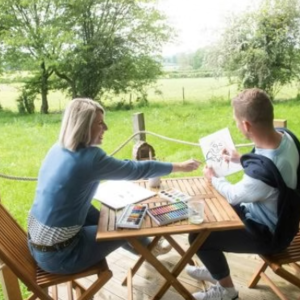 Atelier peinture ou dessin depuis votre terrasse.E
