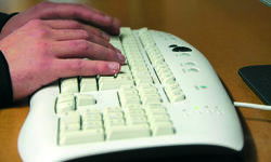 © media cambrai clavier informatique médiatheque