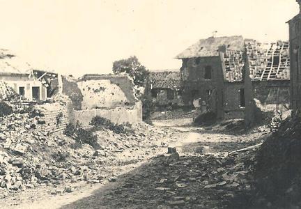 le hameau repris par les allemands a été ravagé par les tirs de l'artillerie britannique